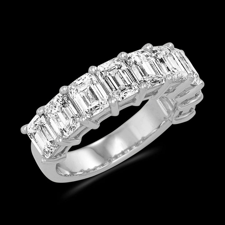 emerald-cut-diamond-band