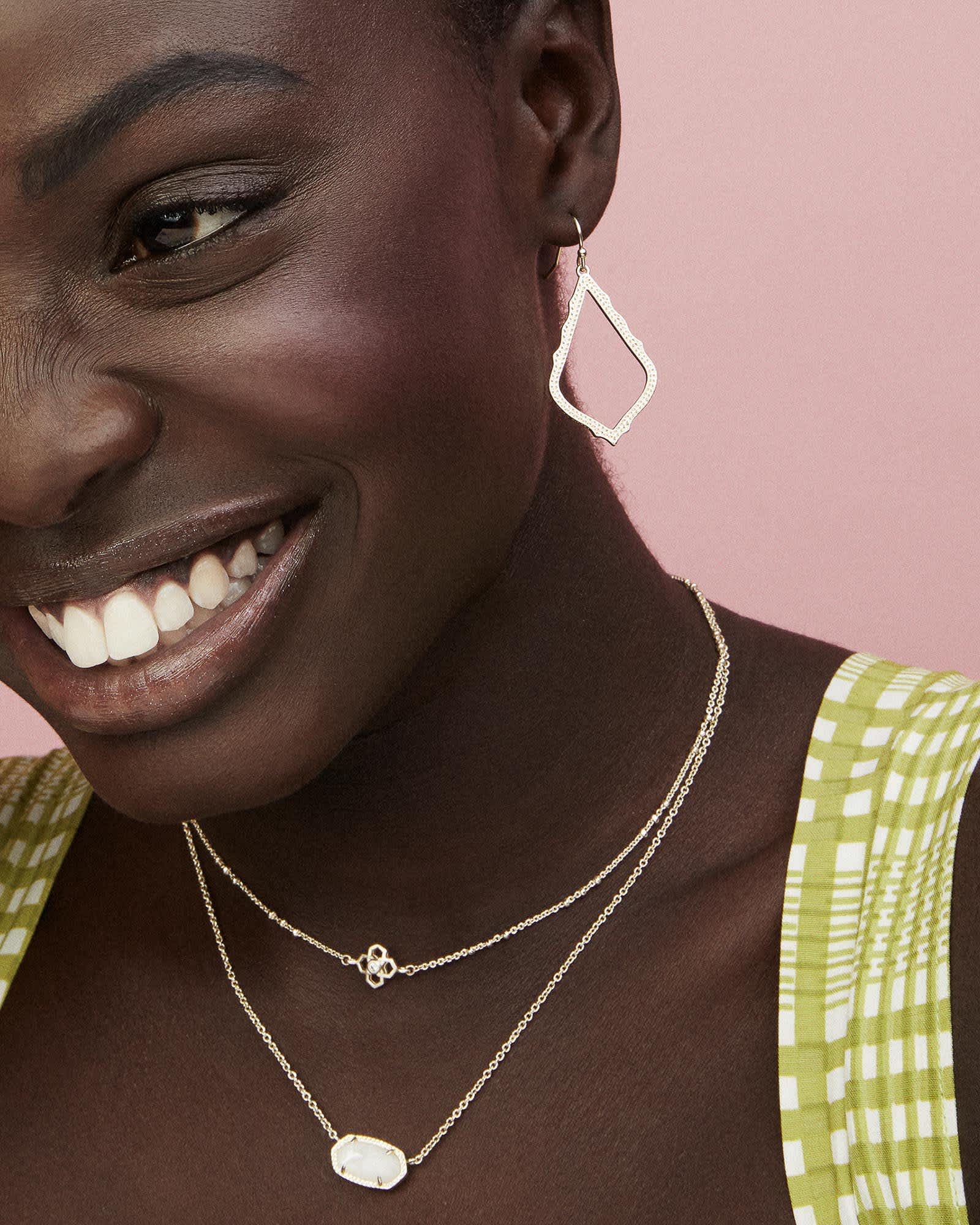 Elisa gold pendant necklace deals