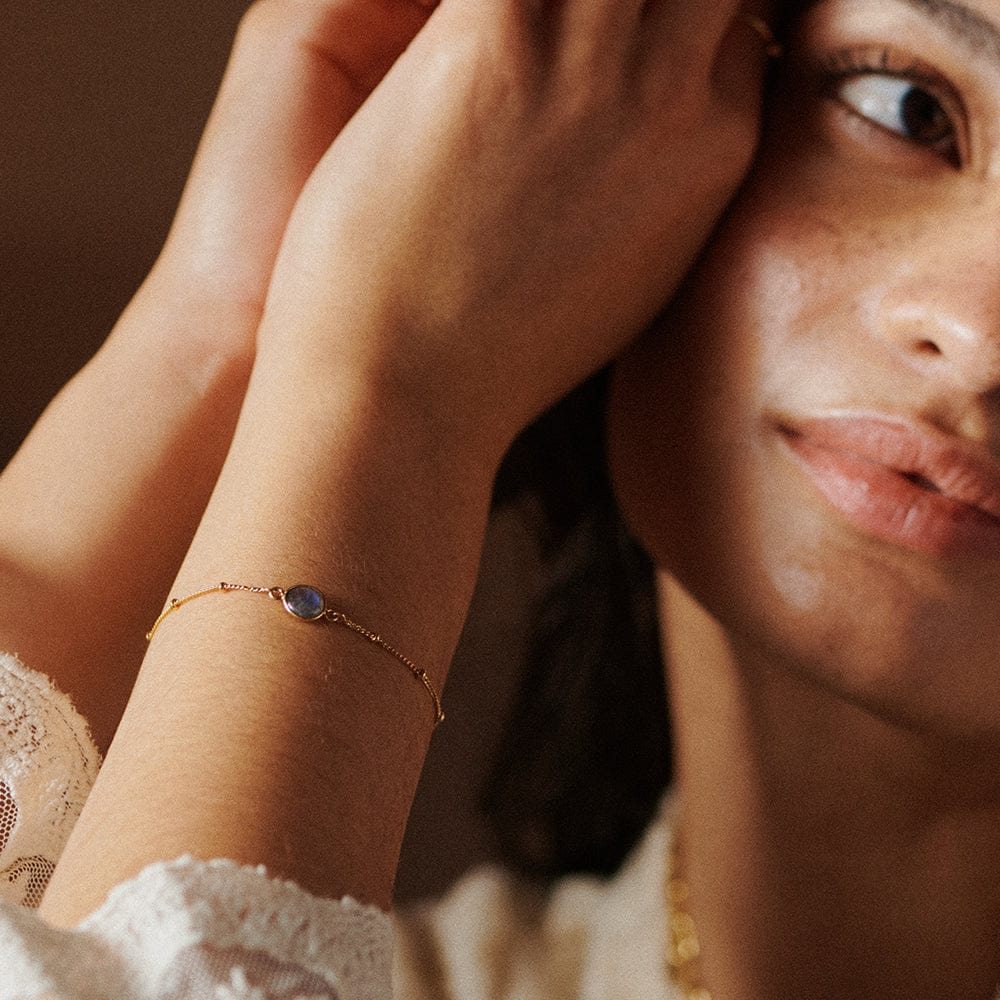 labradorite-healing-stone-bobble-bracelet-18ct-gold-plated-sterling-silver-daisy-london