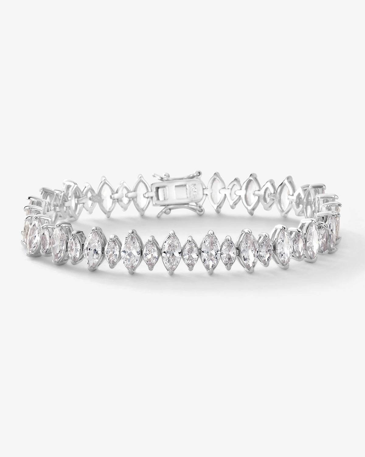 she-is-so-fine-tennis-bracelet-in-silver-and-white-diamondettes