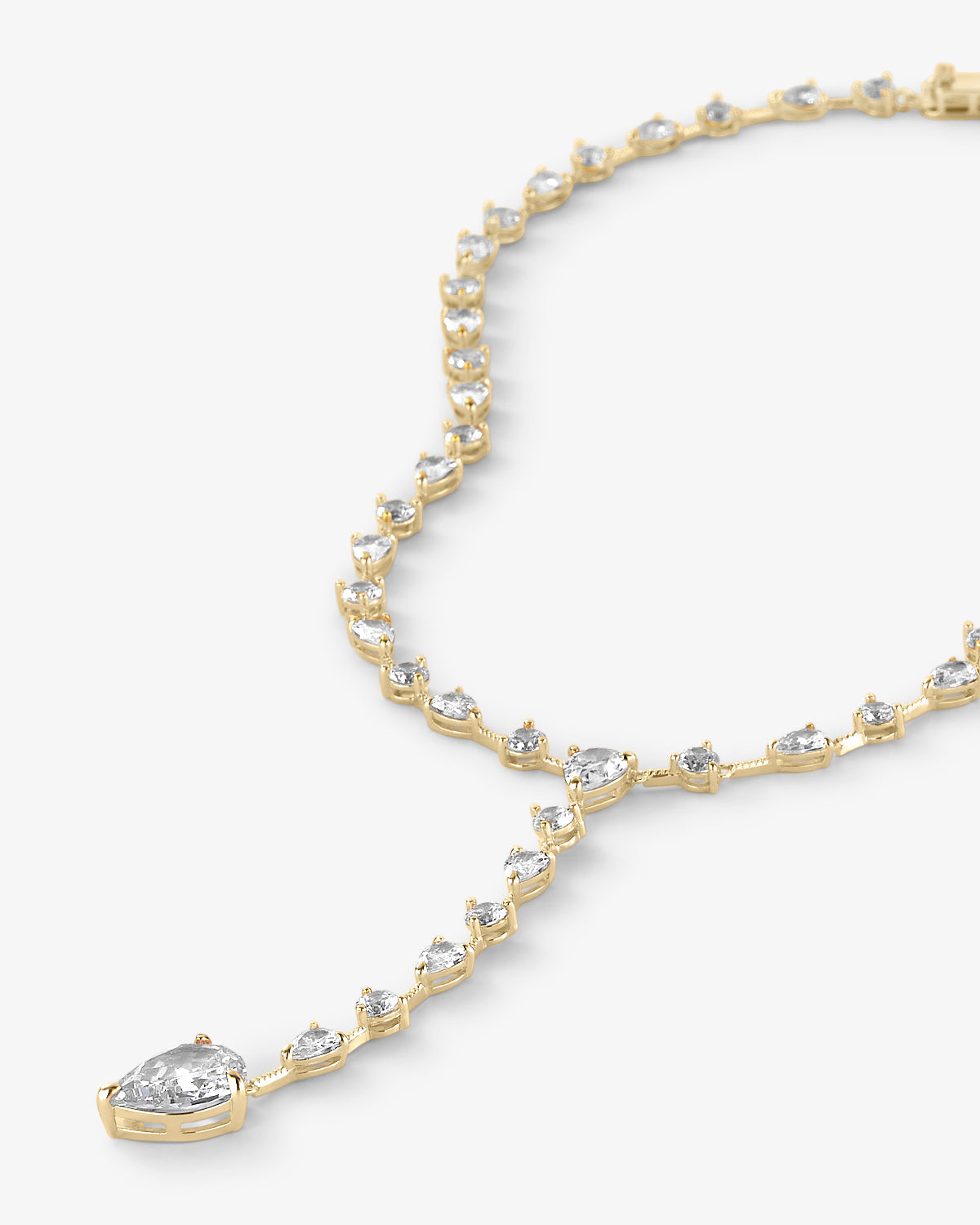 gorgeous-lariat-in-gold-and-white-diamondettes