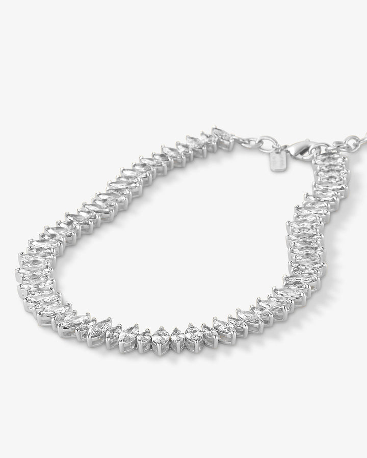 she-is-so-fine-choker-in-silver-and-white-diamondettes