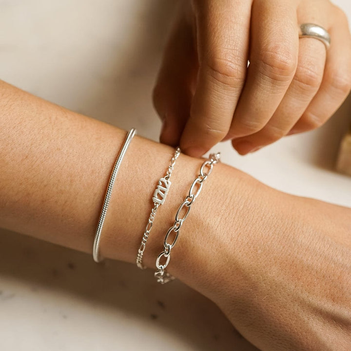 personalised-date-bracelet-sterling-silver-daisy-london