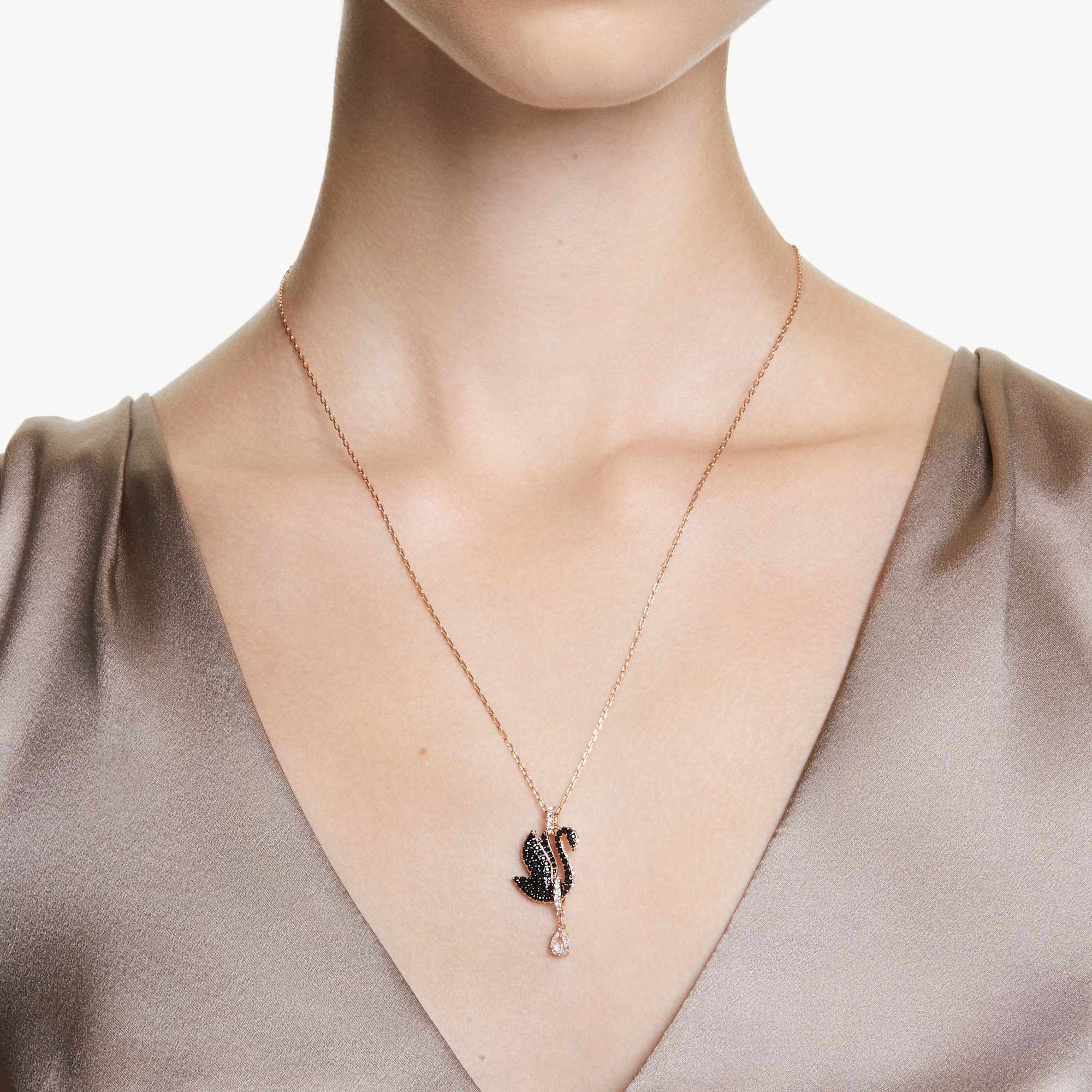 Swan pendant chain online
