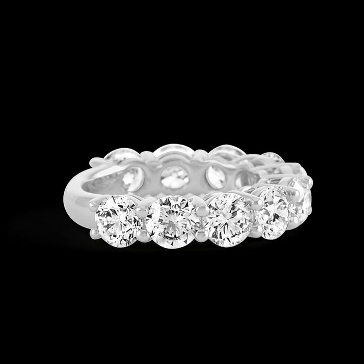 pave-set-diamond-wedding-band