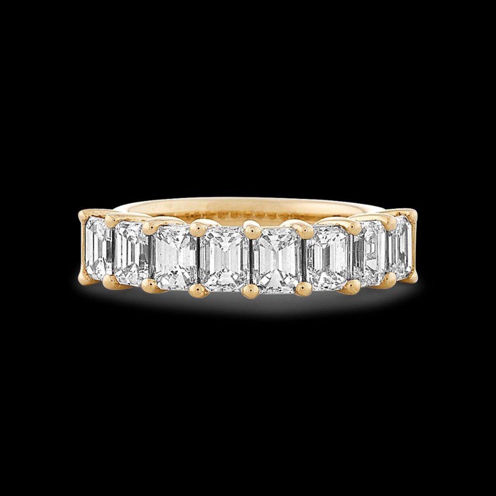 emerald-cut-195-tcw-diamond-band