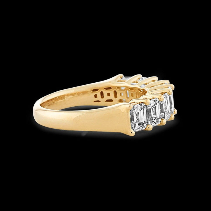 emerald-cut-195-tcw-diamond-band