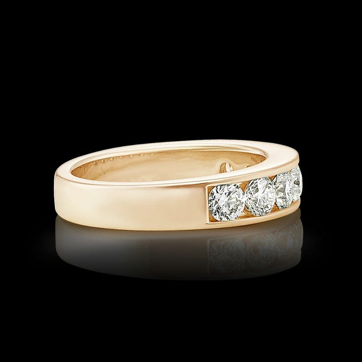 orchestra-round-diamond-wedding-band