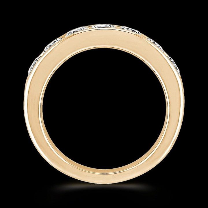 orchestra-round-diamond-wedding-band