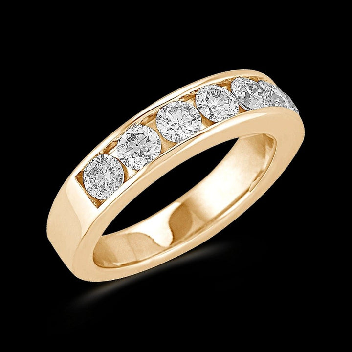 orchestra-round-diamond-wedding-band