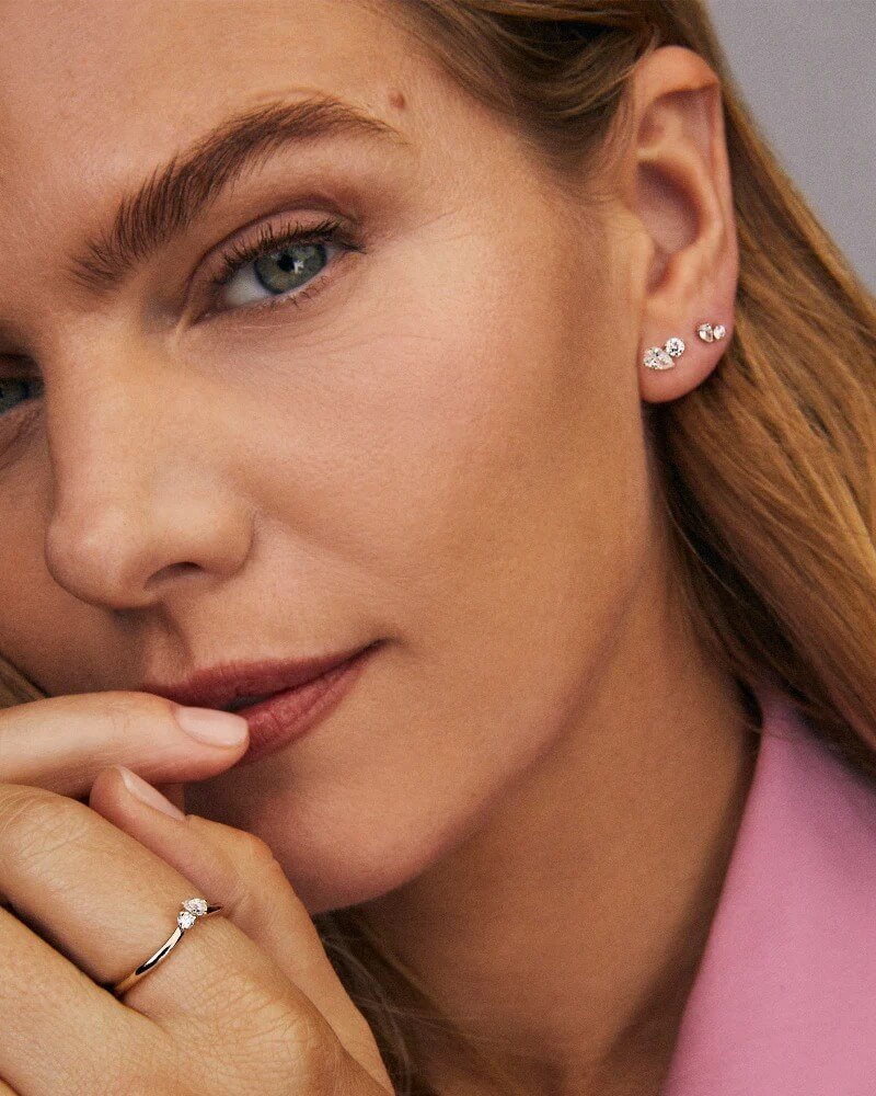 lab-grown-diamond-toi-et-moi-stud-earrings