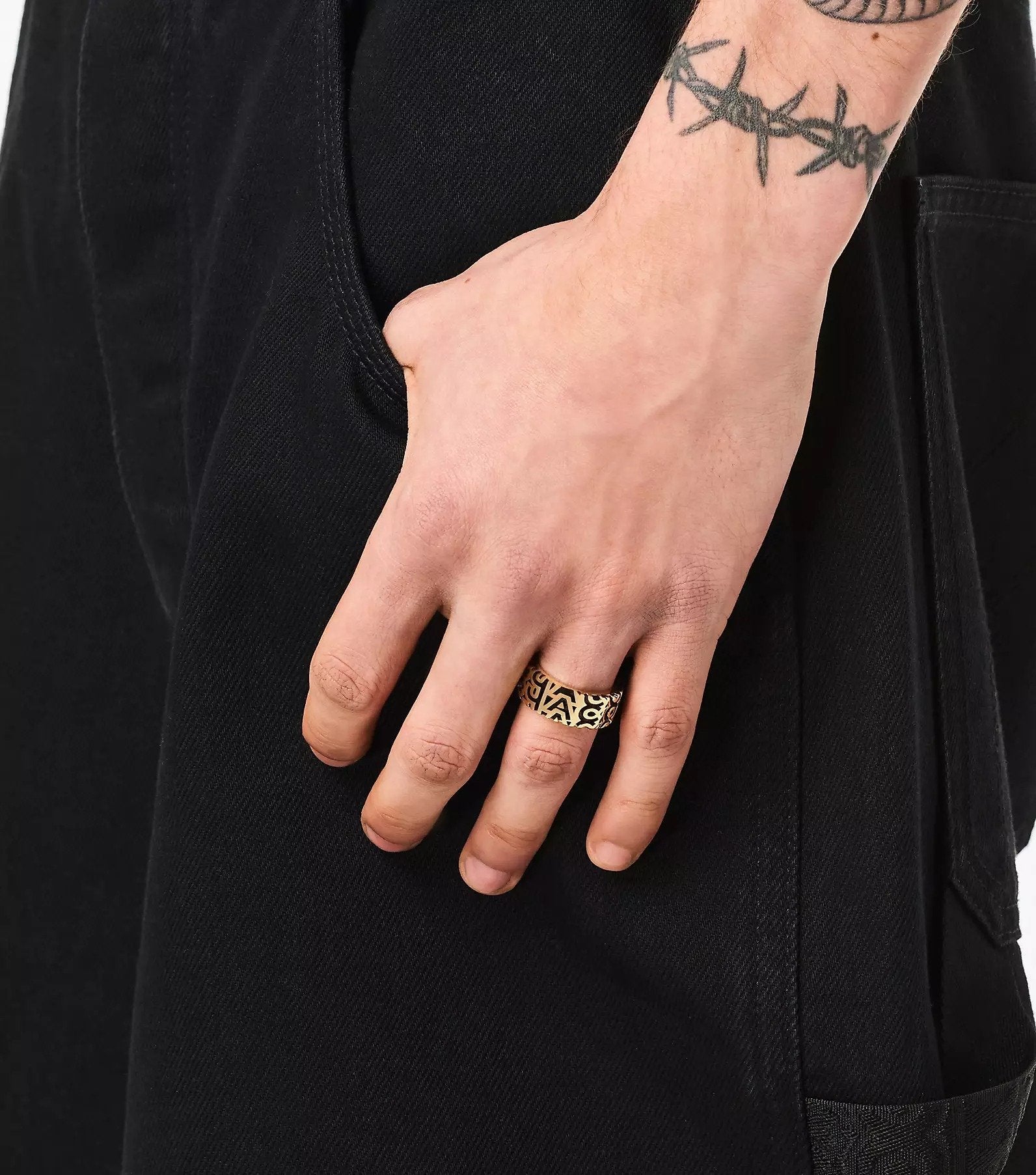 marc-jacobs-monogram-engraved-ring