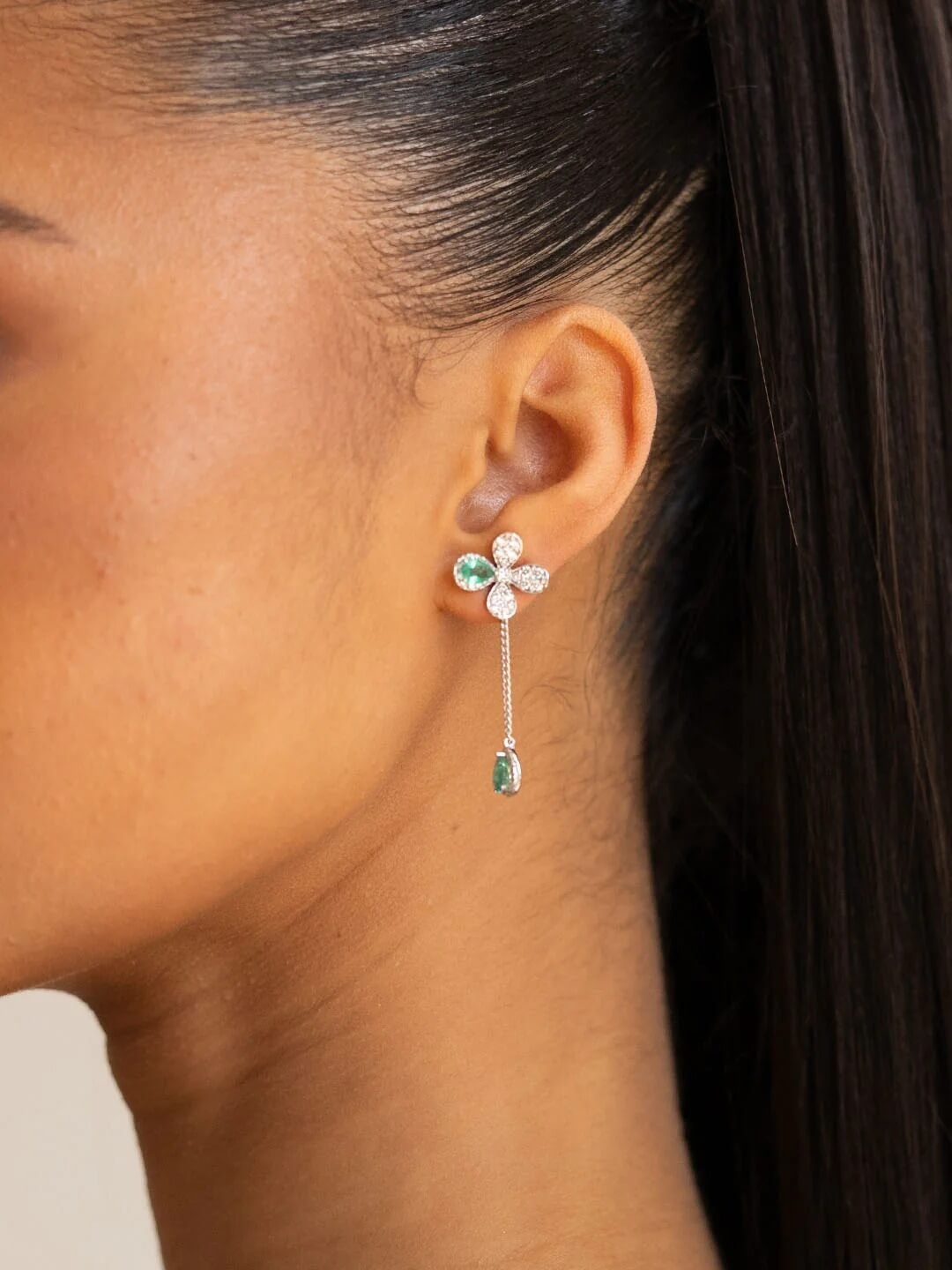 floral-white-gold-drop-earrings